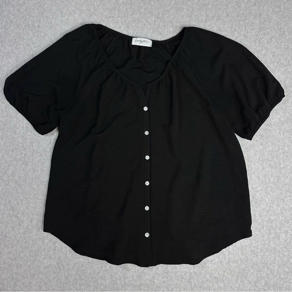 Carly Jean Los Angeles Black Button-Up Top